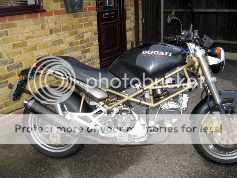 Ducati 900 Monster